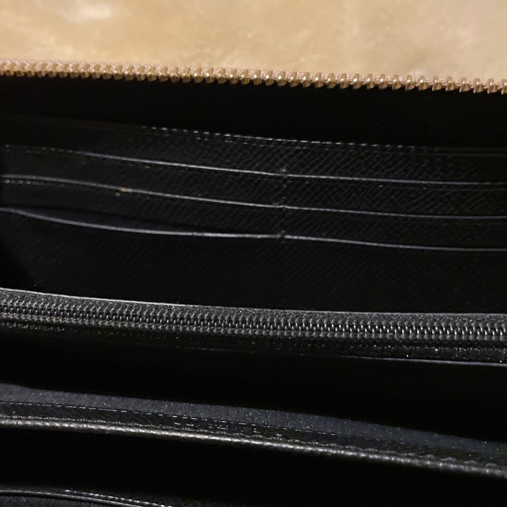 Authentic Coach Zip Around Wallet Preowned - Picture 5 of 11
